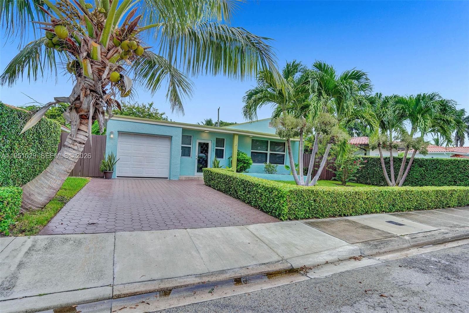 7525 W Treasure Dr, North Bay Village FL 33141 — 48