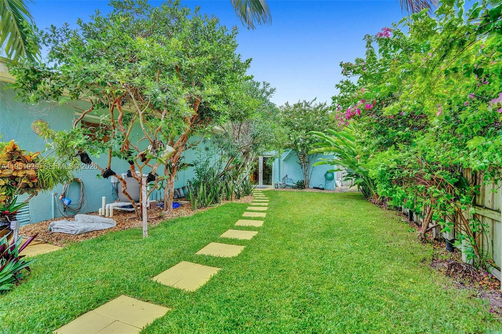 7525 W Treasure Dr, North Bay Village FL 33141 — 44
