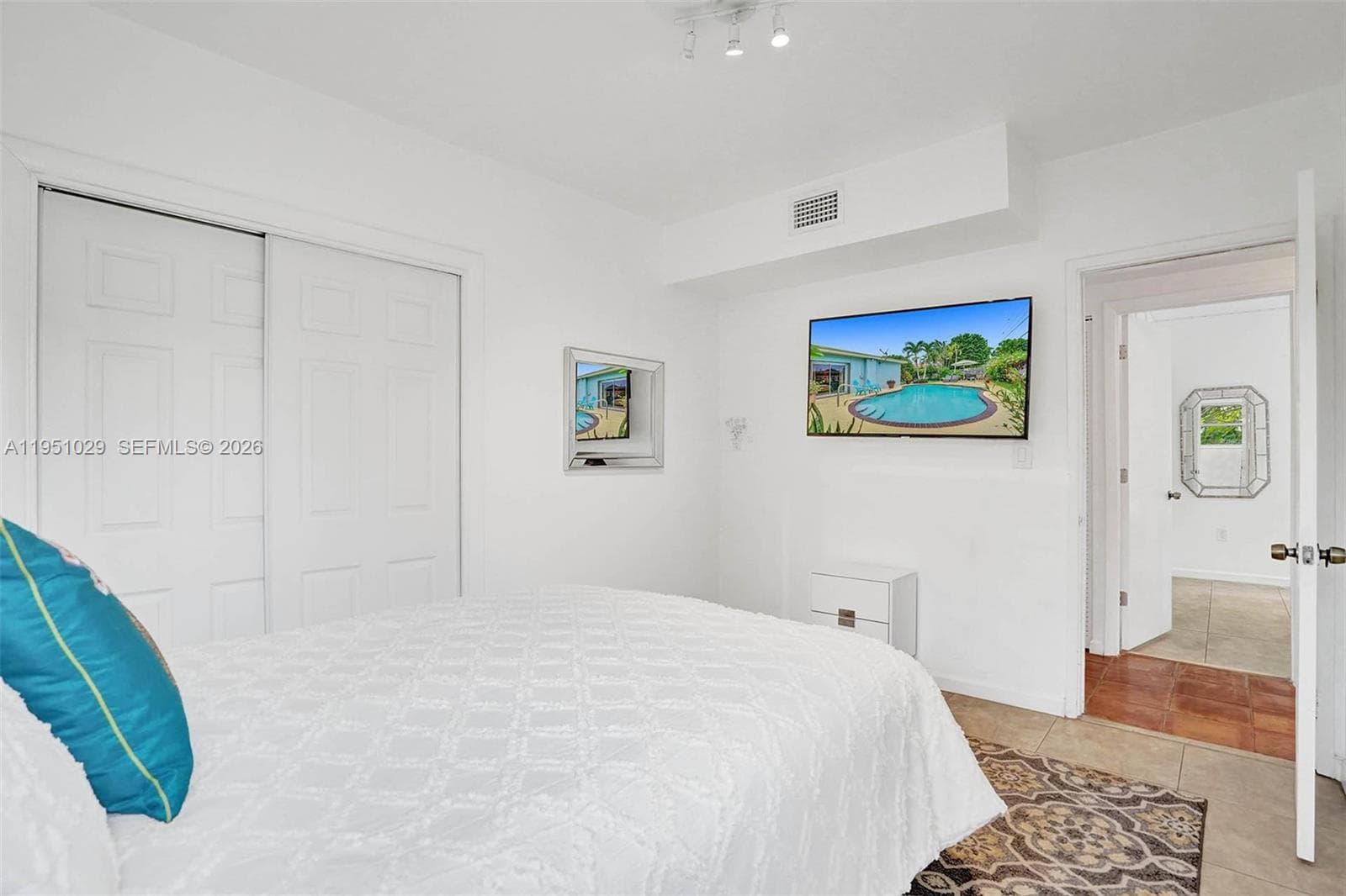 7525 W Treasure Dr, North Bay Village FL 33141 — 29