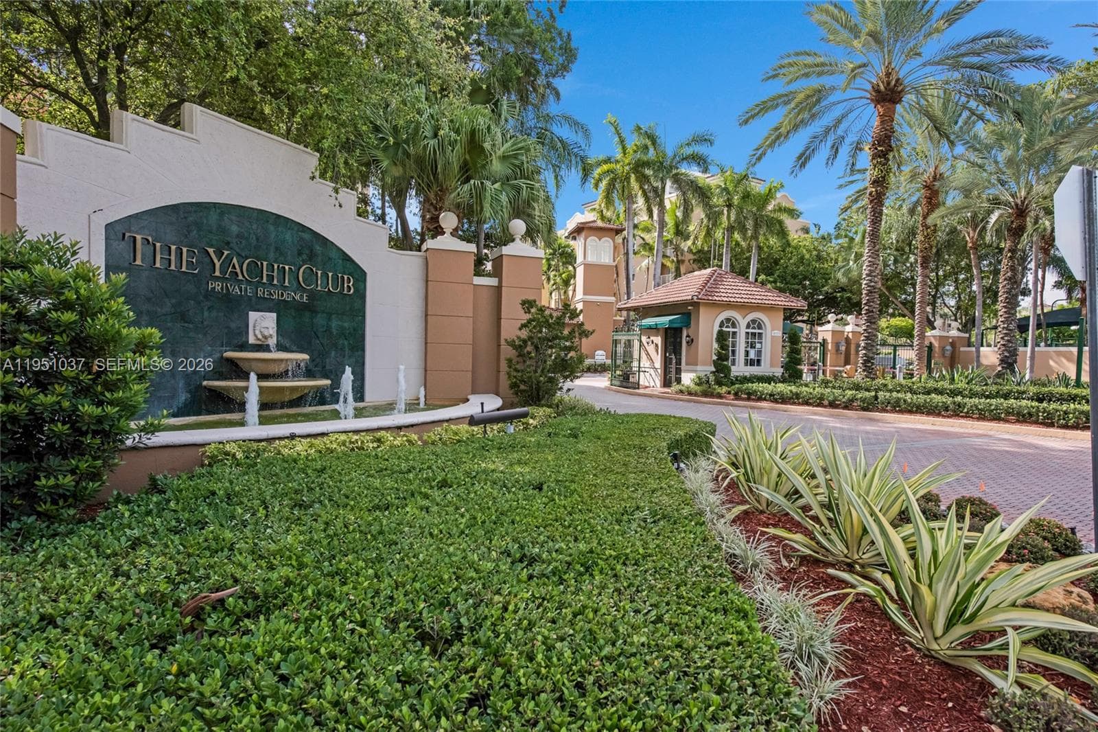 19555 E Country Club Dr # 8303, Aventura FL 33180 — 19