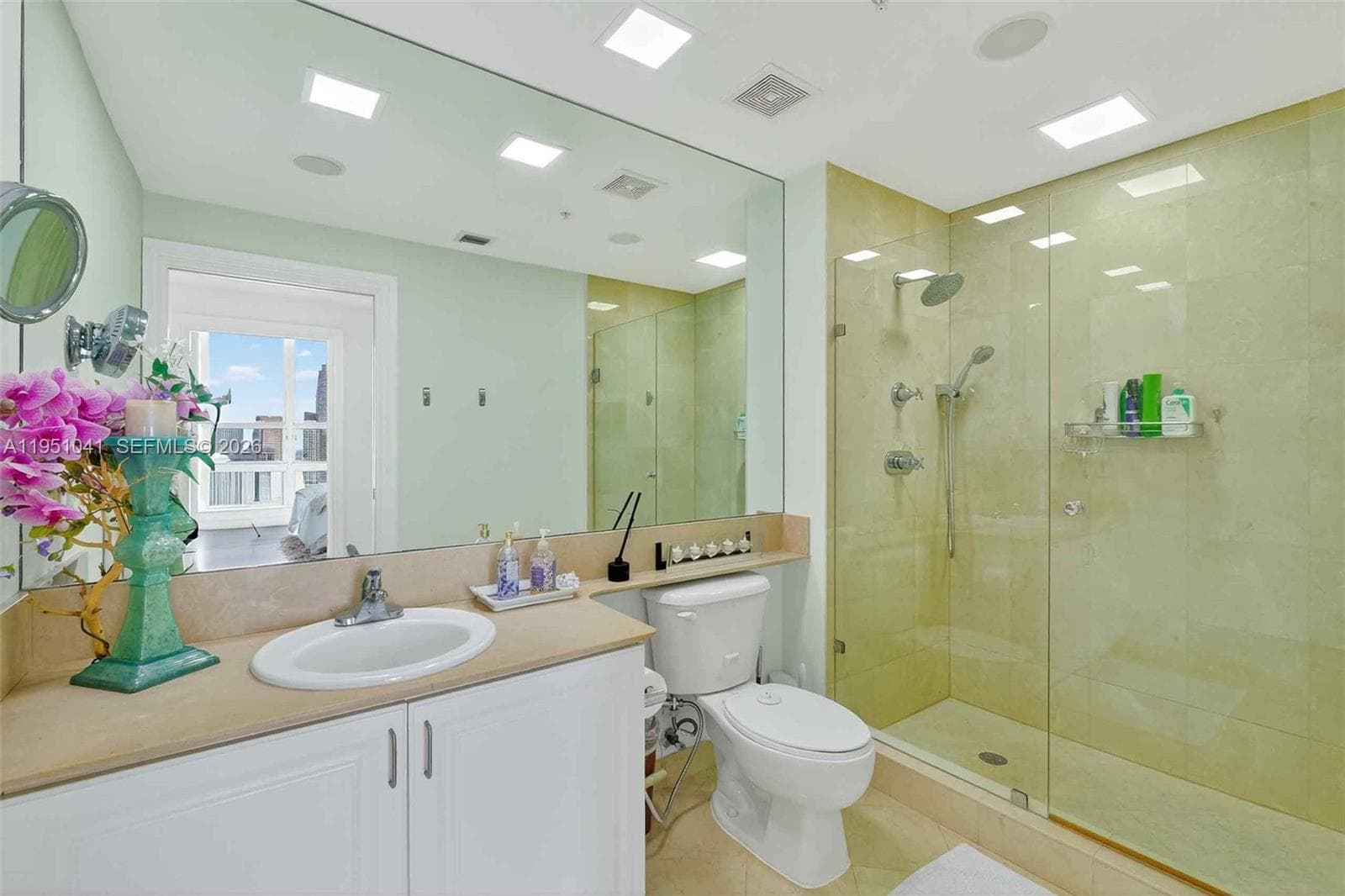 1155 Brickell Bay Dr, Miami FL 33131 — 17