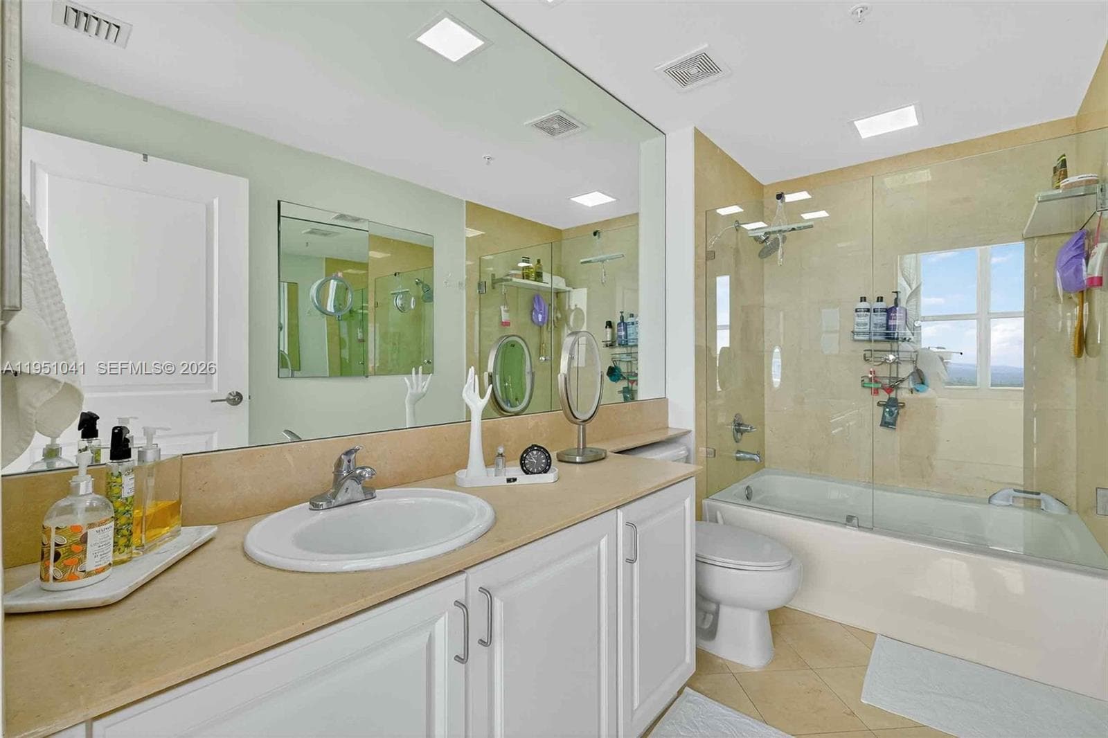 1155 Brickell Bay Dr, Miami FL 33131 — 16