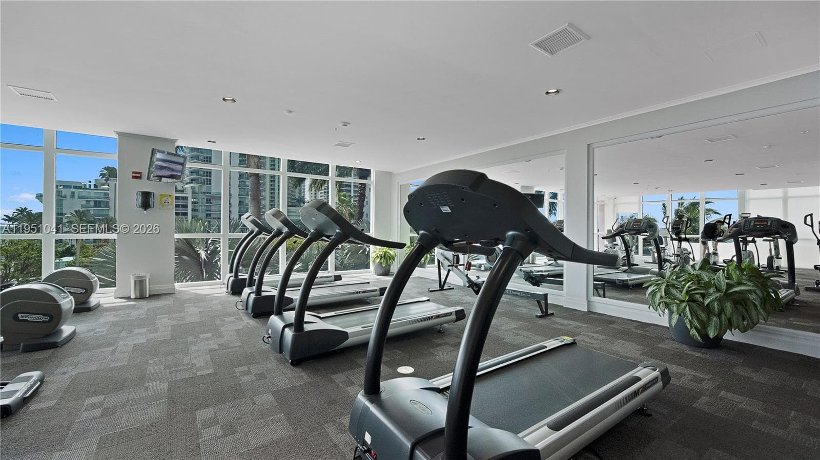 1155 Brickell Bay Dr, Miami FL 33131 — 25