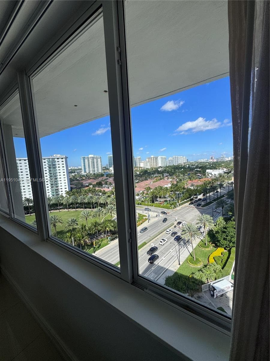 19201 Collins Ave # 1130, Sunny Isles Beach FL 33160 — 2