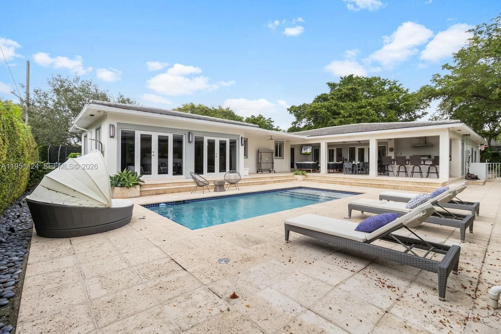 5601 Maggiore St, Coral Gables FL 33146 — 1