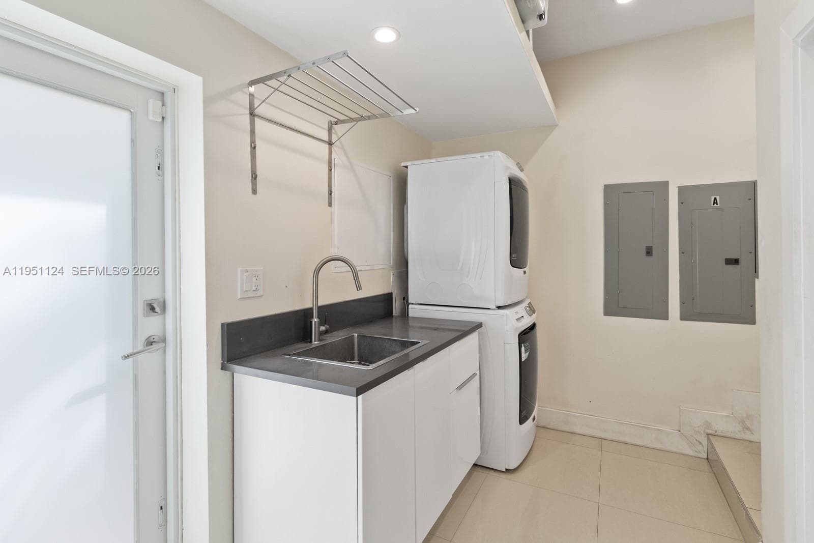 5601 Maggiore St, Coral Gables FL 33146 — 24