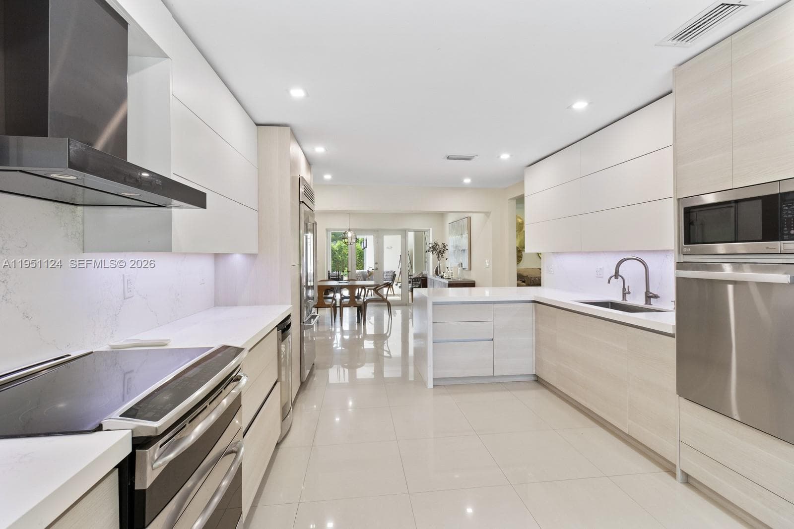 5601 Maggiore St, Coral Gables FL 33146 — 11