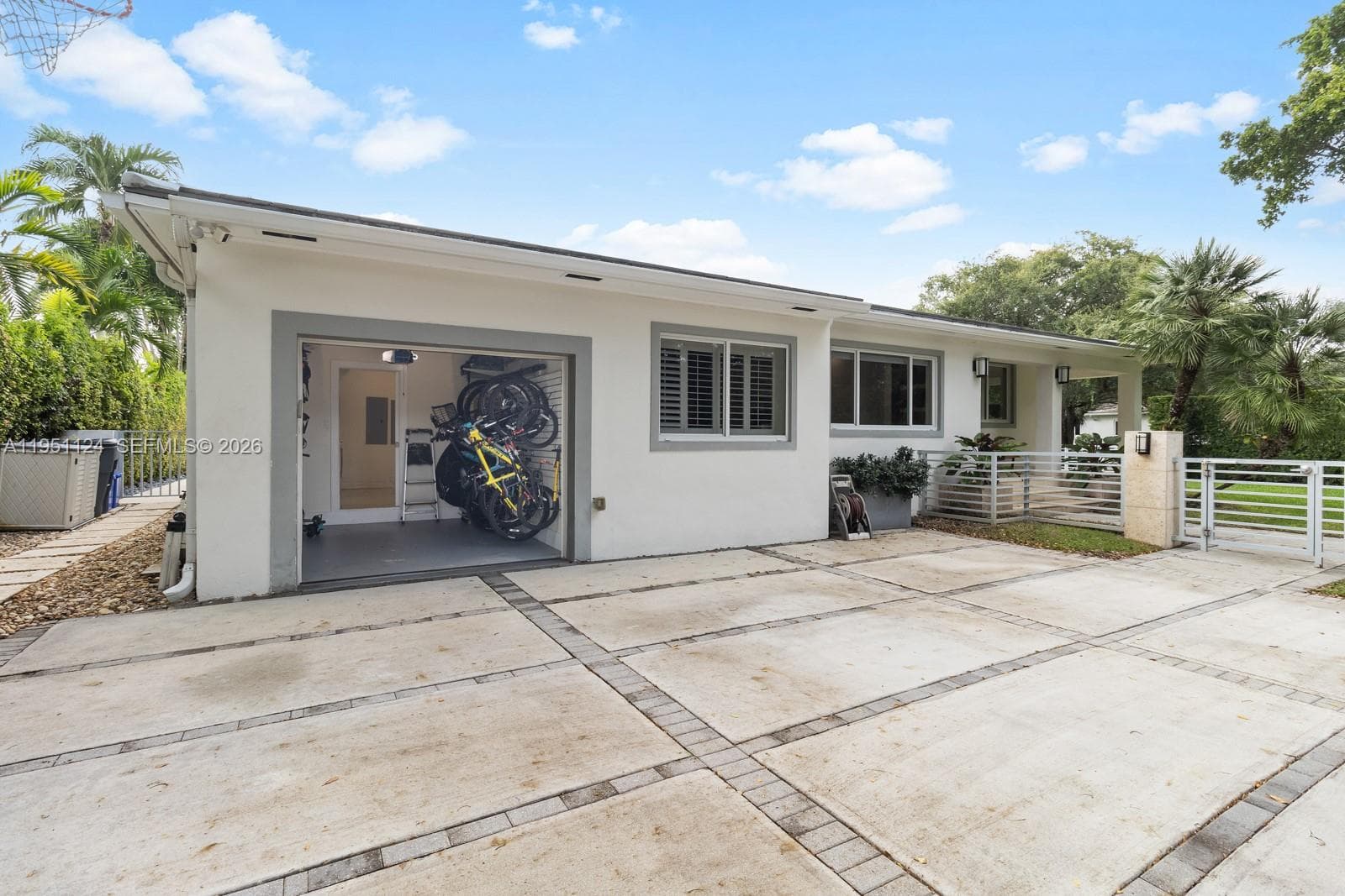 5601 Maggiore St, Coral Gables FL 33146 — 25