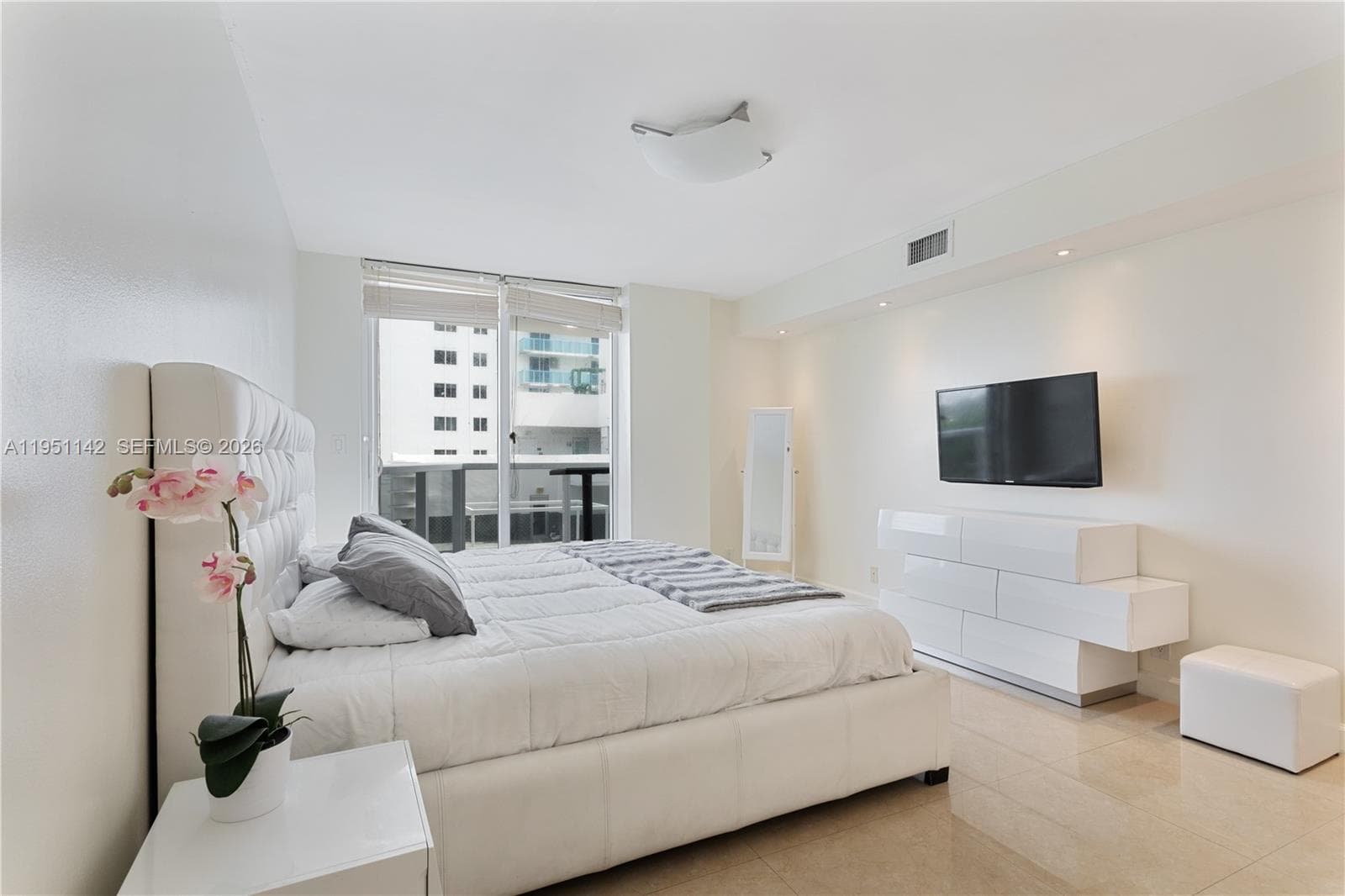2401 Collins Ave # 1110, Miami Beach FL 33140 — 6