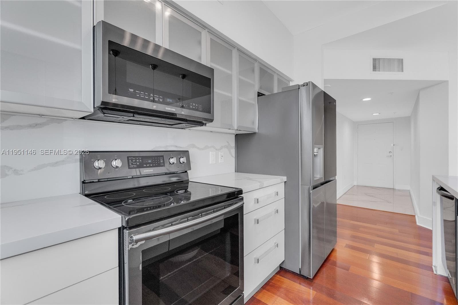 1155 Brickell Bay Dr, Miami FL 33131 — 20