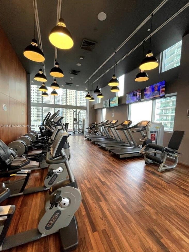 1300 Brickell Bay Dr # 2405, Miami FL 33131 — 13