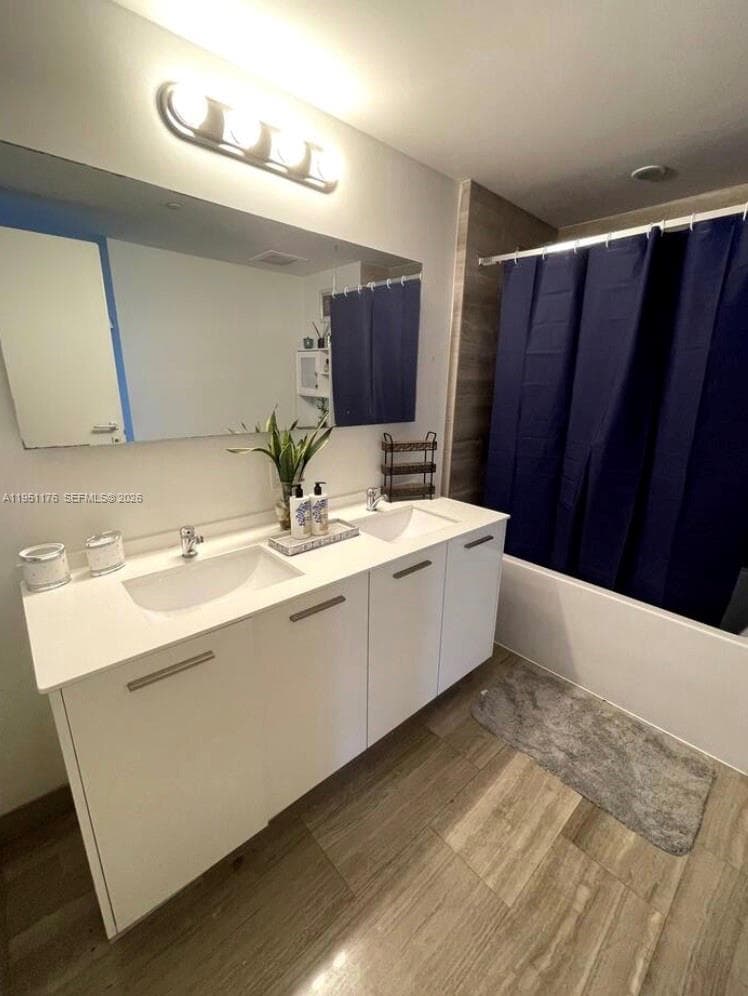 1300 Brickell Bay Dr # 2405, Miami FL 33131 — 7