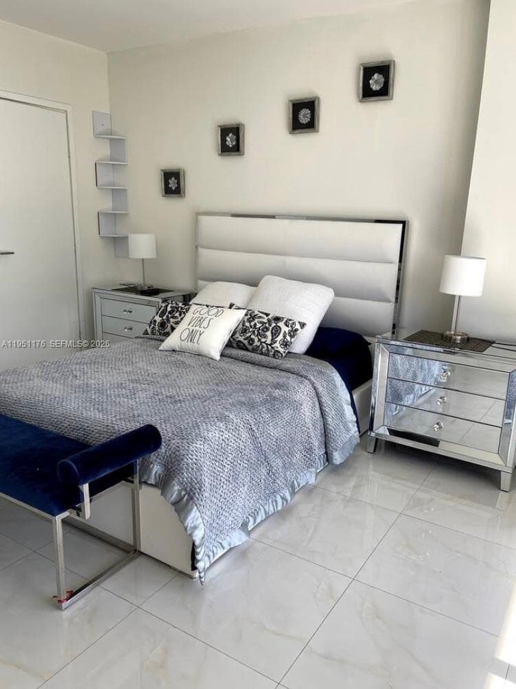 1300 Brickell Bay Dr # 2405, Miami FL 33131 — 4