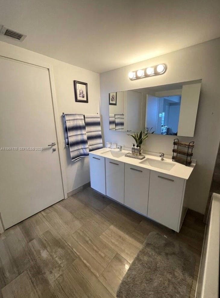 1300 Brickell Bay Dr # 2405, Miami FL 33131 — 8