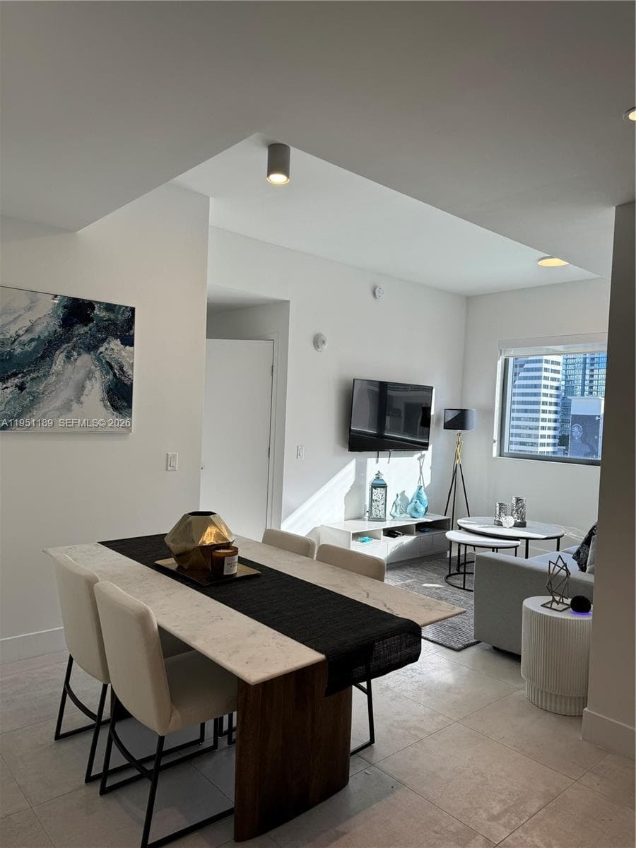 239 SW 9th St # 1405, Miami FL 33130 — 6
