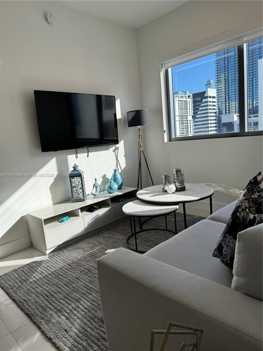 239 SW 9th St # 1405, Miami FL 33130 — 3
