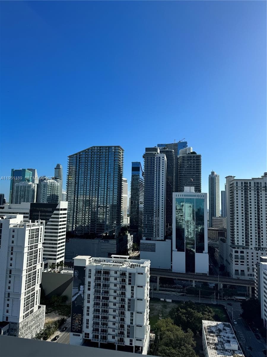 239 SW 9th St # 1405, Miami FL 33130 — 1