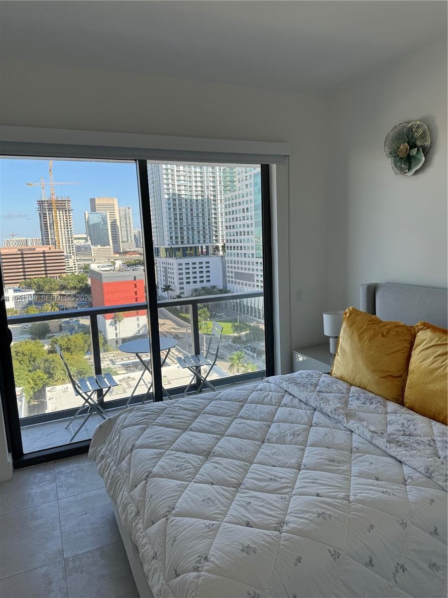 239 SW 9th St # 1405, Miami FL 33130 — 14