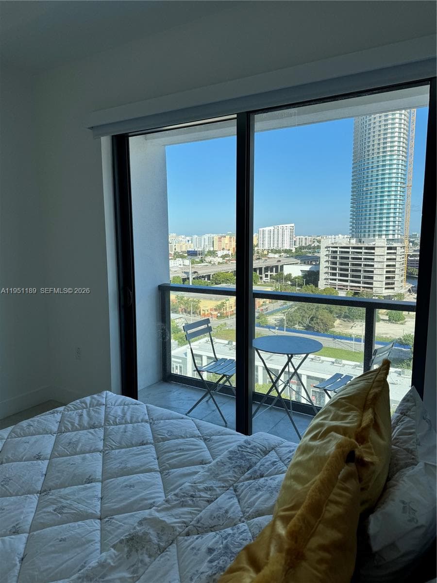 239 SW 9th St # 1405, Miami FL 33130 — 11