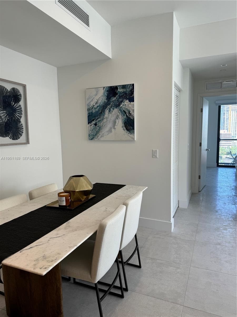 239 SW 9th St # 1405, Miami FL 33130 — 8