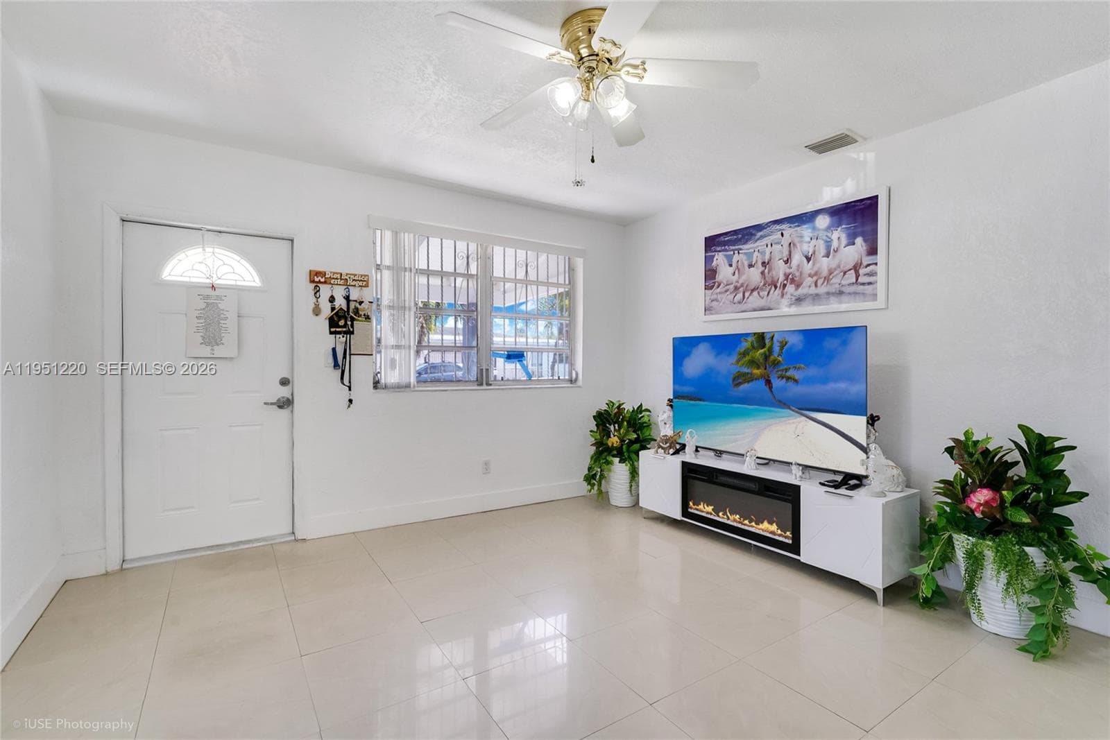 860 SE 7th Ave, Hialeah FL 33010 — 2