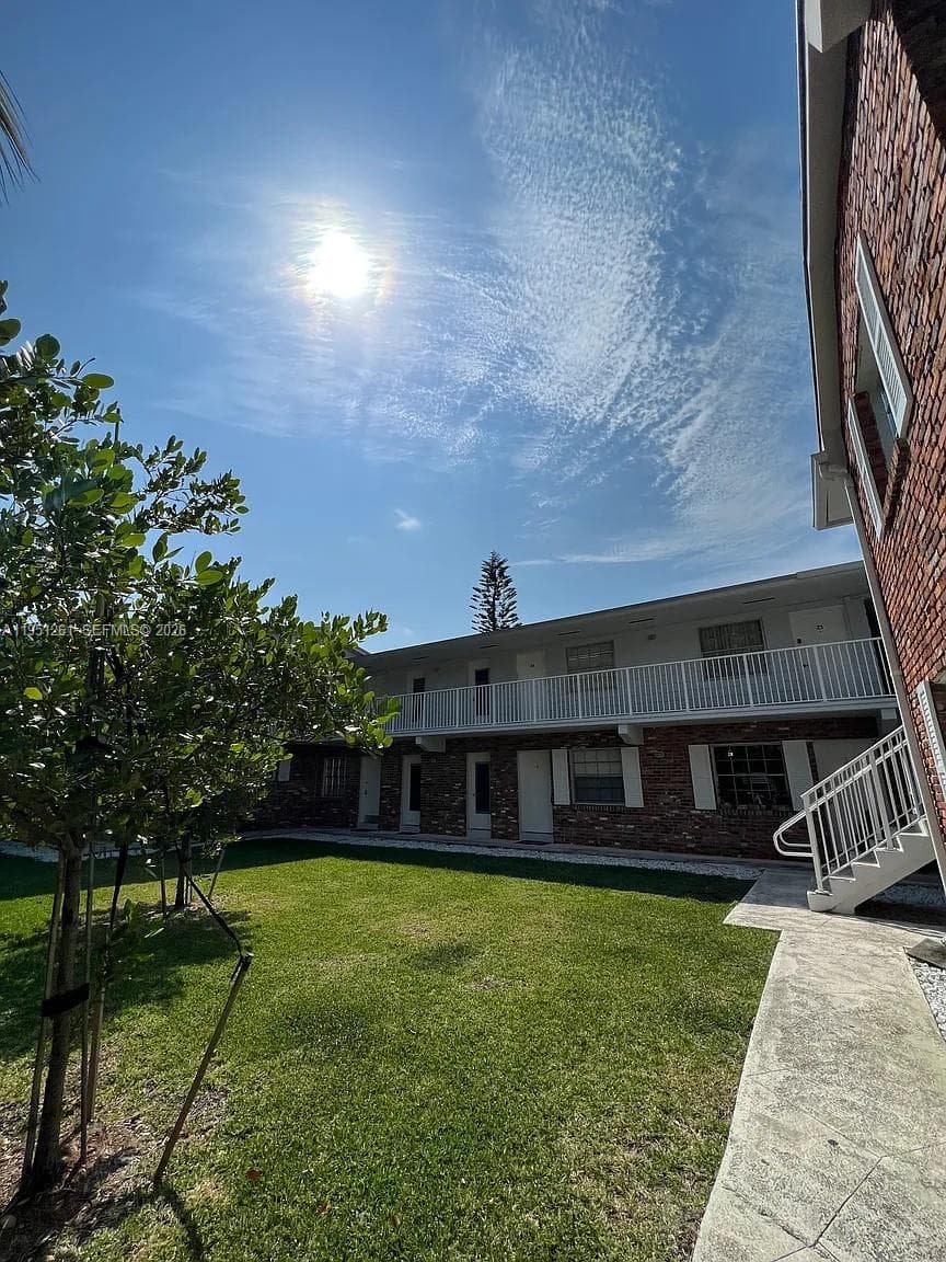 100 Sunrise Dr # 5, Key Biscayne FL 33149 — 2