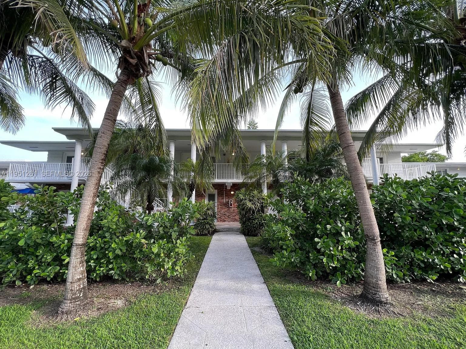 100 Sunrise Dr # 5, Key Biscayne FL 33149 — 1