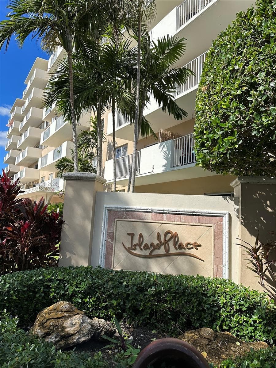 1455 N Treasure Dr # 2C, North Bay Village FL 33141 — 8