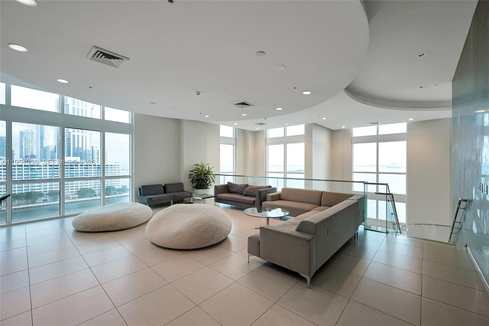 1900 N BAYSHORE DR, Miami FL 33132 — 23
