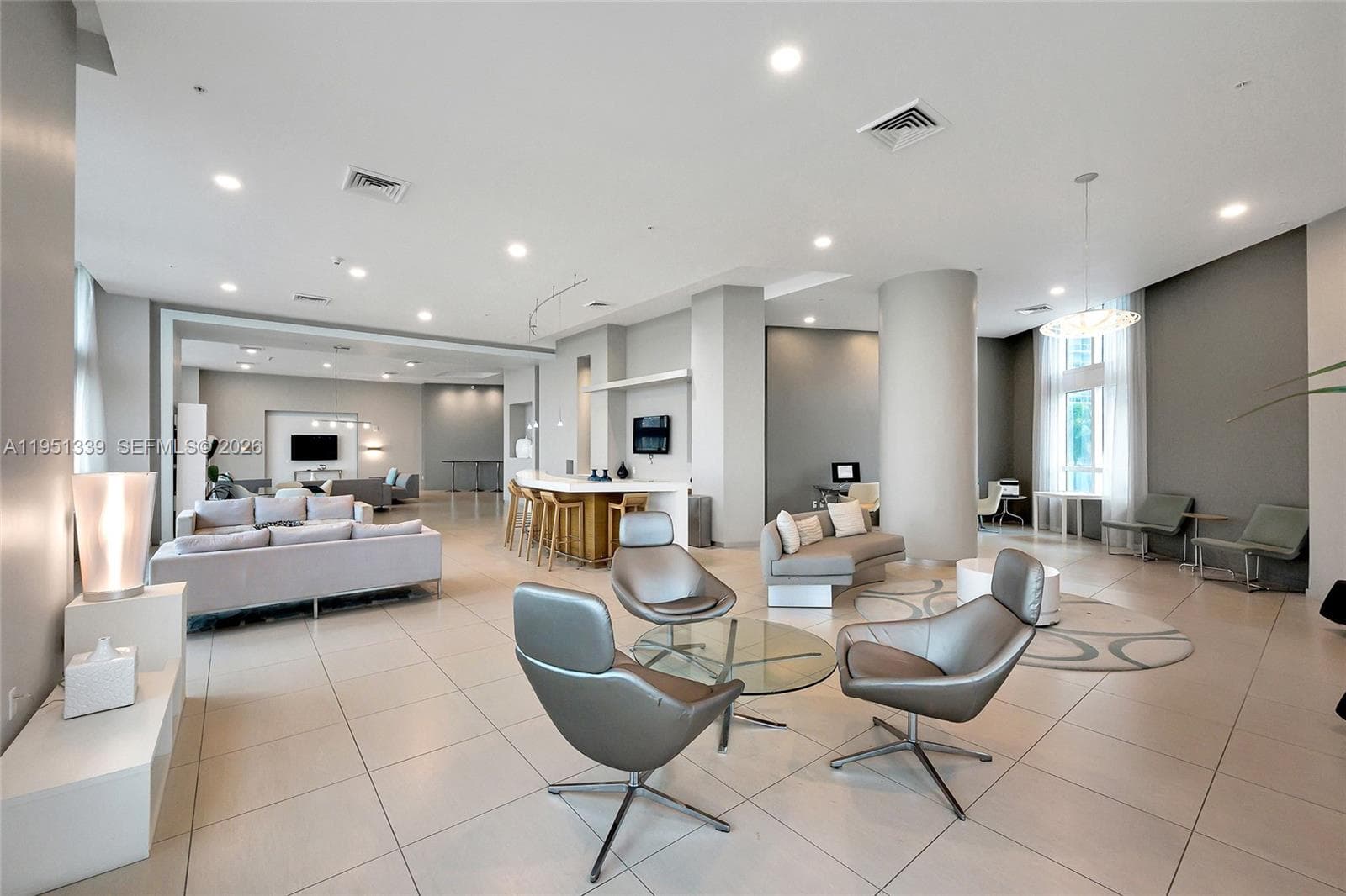 1900 N BAYSHORE DR, Miami FL 33132 — 46