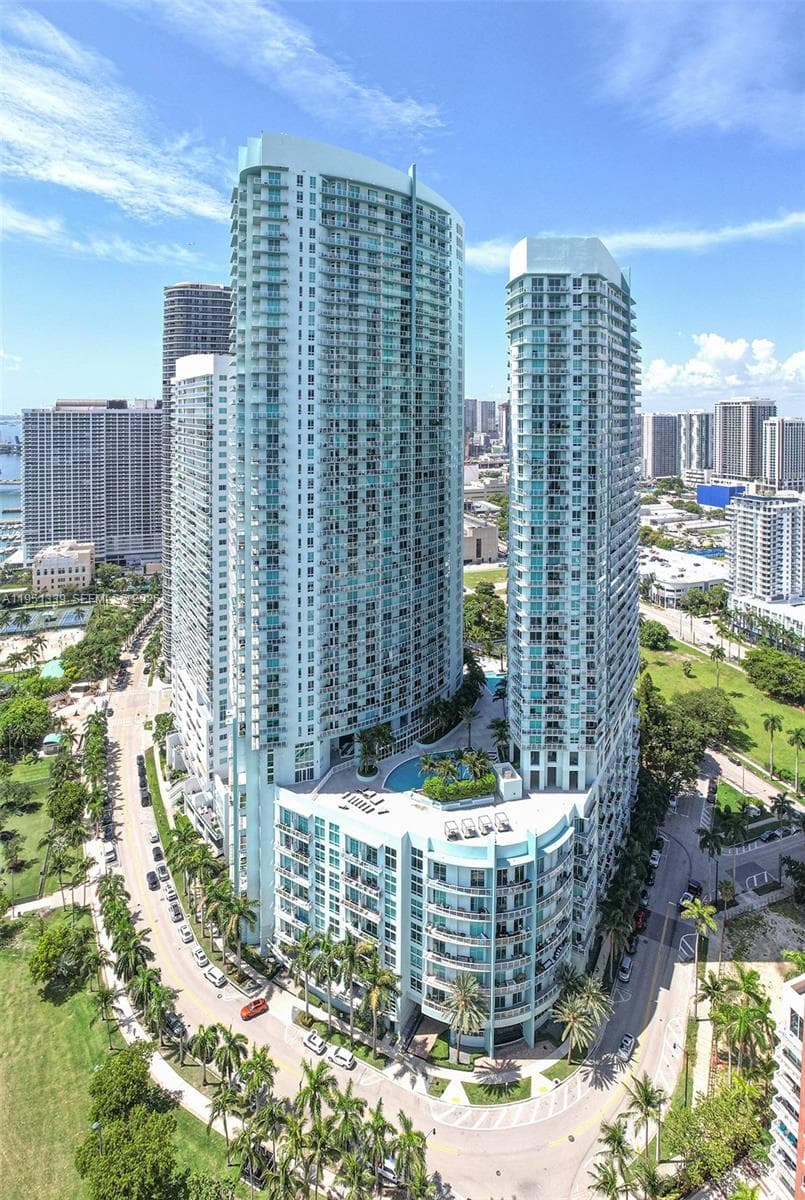 1900 N BAYSHORE DR, Miami FL 33132 — 4