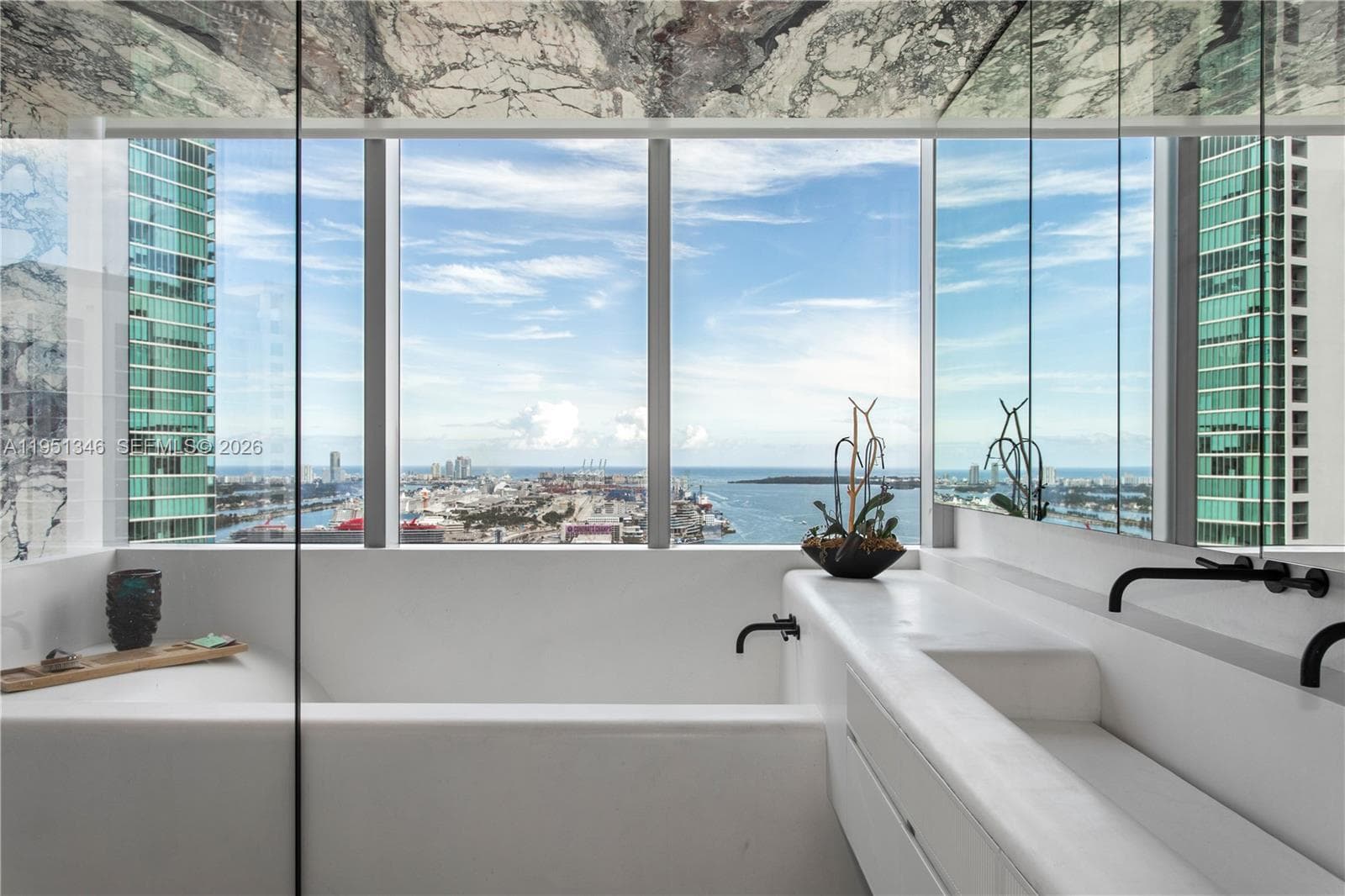 851 NE 1st Ave # 3411, Miami FL 33132 — 62