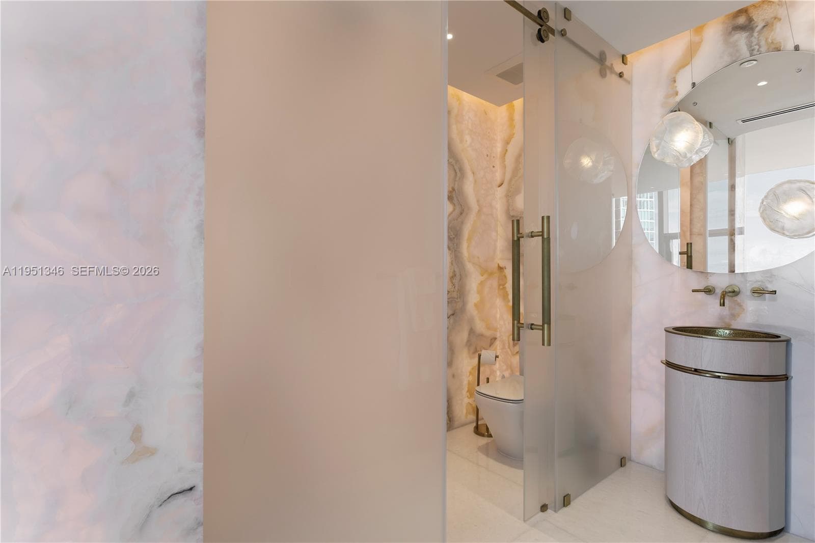 851 NE 1st Ave # 3411, Miami FL 33132 — 17