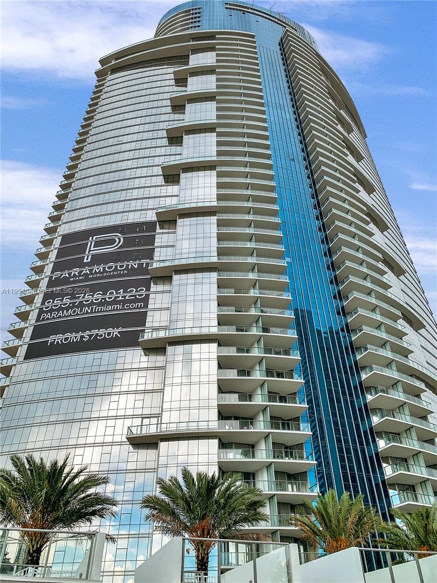 851 NE 1st Ave # 3411, Miami FL 33132 — 43
