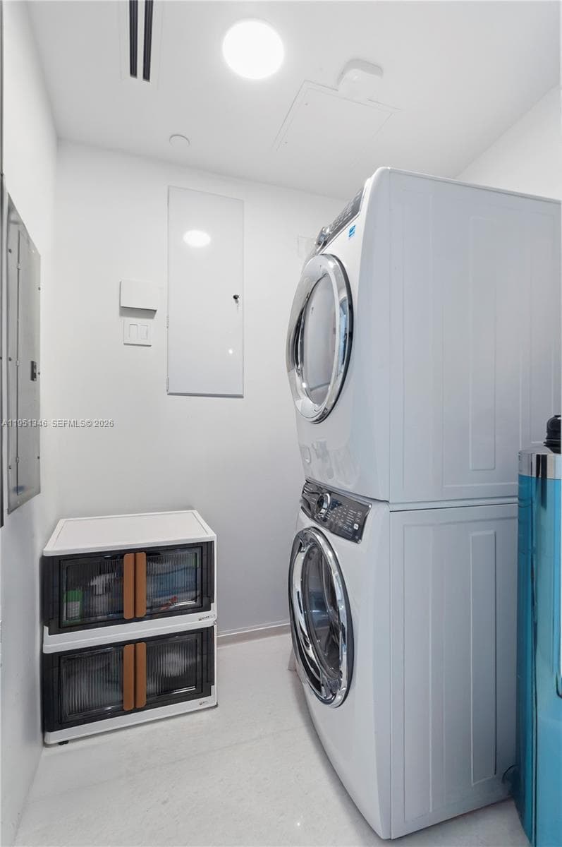 851 NE 1st Ave # 3411, Miami FL 33132 — 53