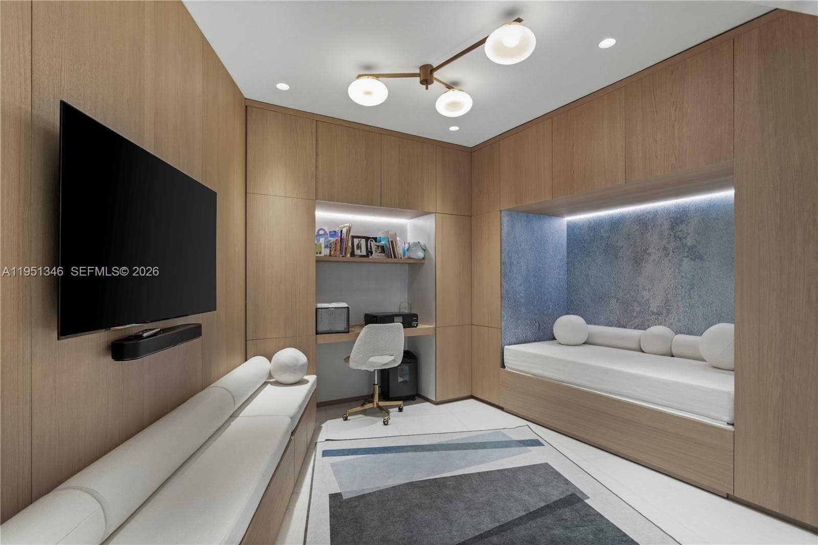 851 NE 1st Ave # 3411, Miami FL 33132 — 22