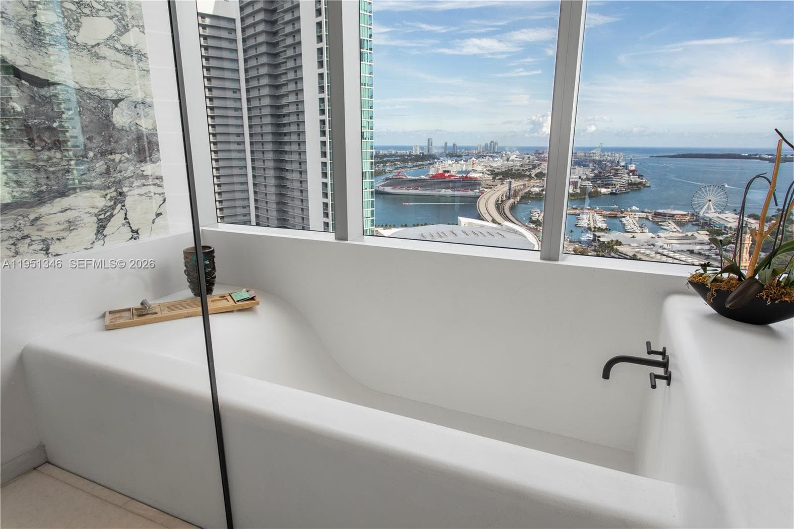851 NE 1st Ave # 3411, Miami FL 33132 — 67