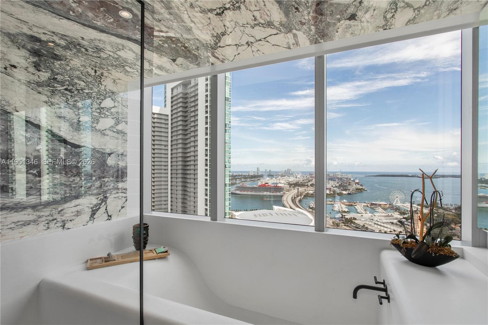 851 NE 1st Ave # 3411, Miami FL 33132 — 66