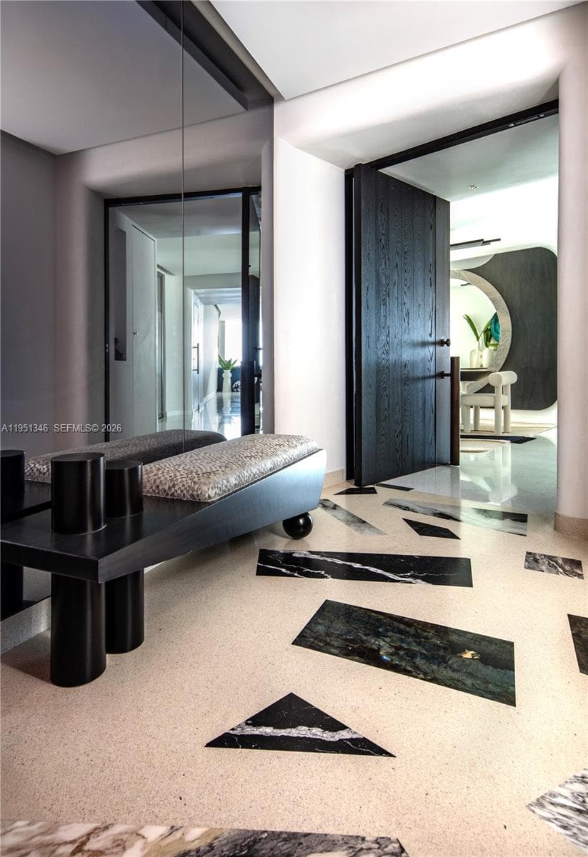 851 NE 1st Ave # 3411, Miami FL 33132 — 81