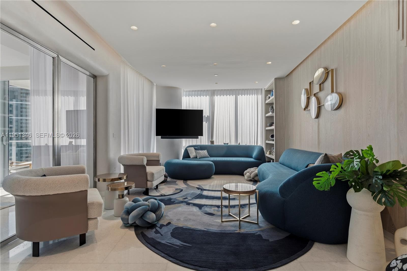 851 NE 1st Ave # 3411, Miami FL 33132 — 28