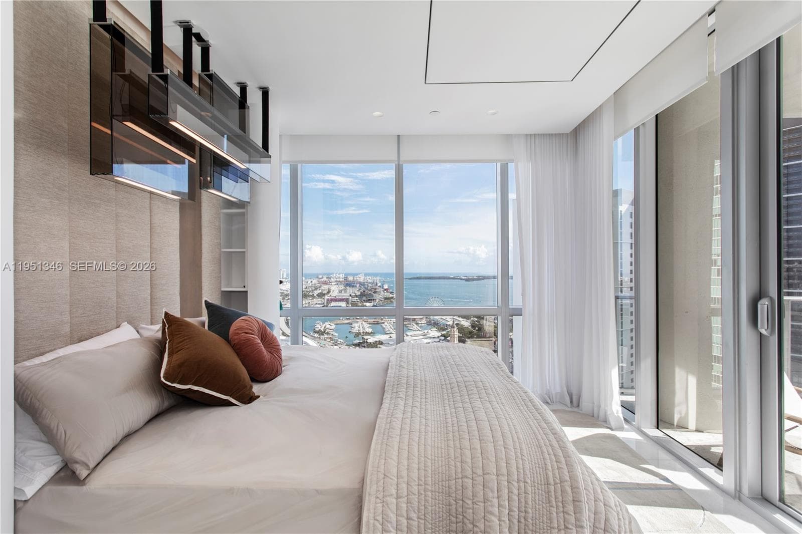 851 NE 1st Ave # 3411, Miami FL 33132 — 10