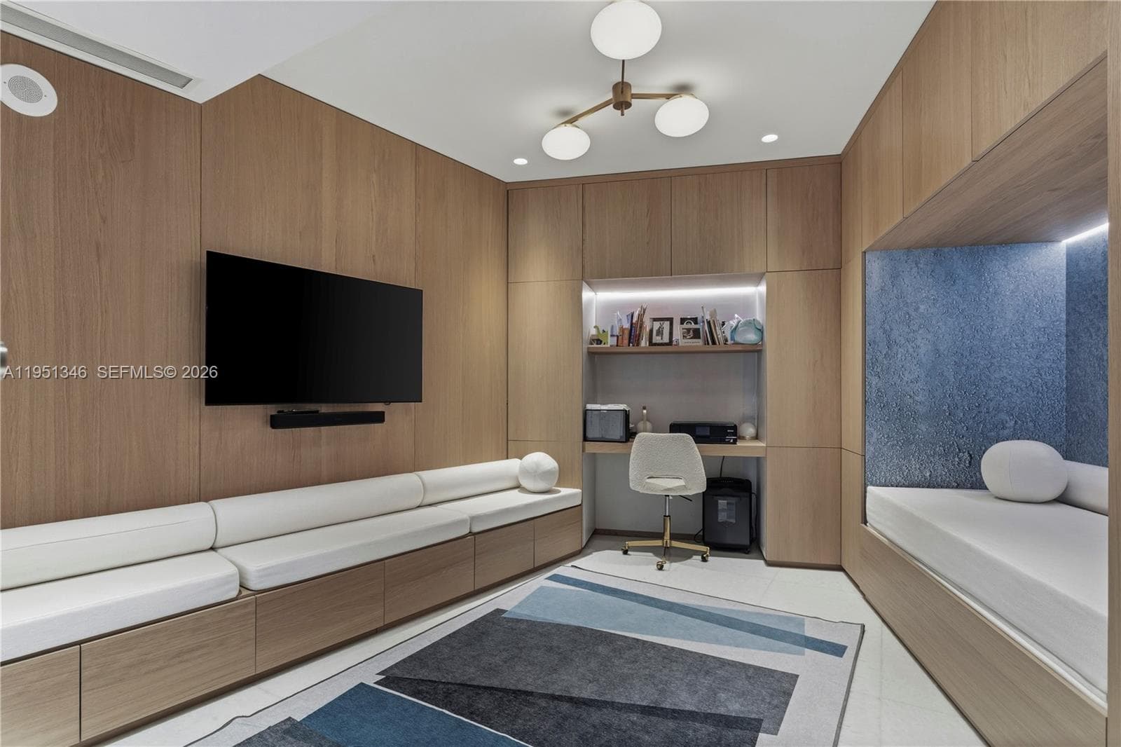 851 NE 1st Ave # 3411, Miami FL 33132 — 51