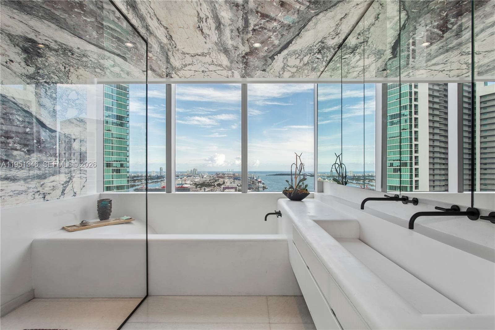 851 NE 1st Ave # 3411, Miami FL 33132 — 31