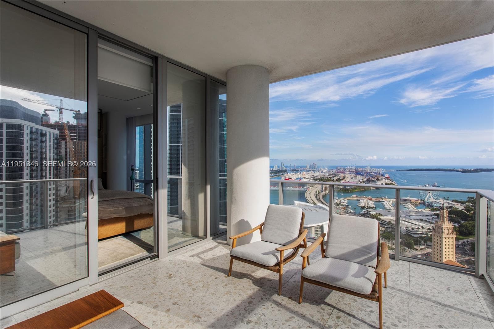 851 NE 1st Ave # 3411, Miami FL 33132 — 74