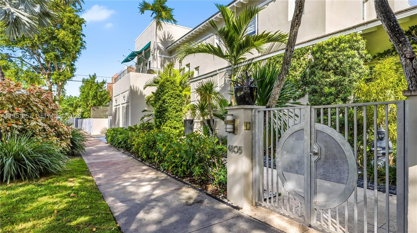 4805 Cherokee Ave, Miami Beach FL 33140 — 1