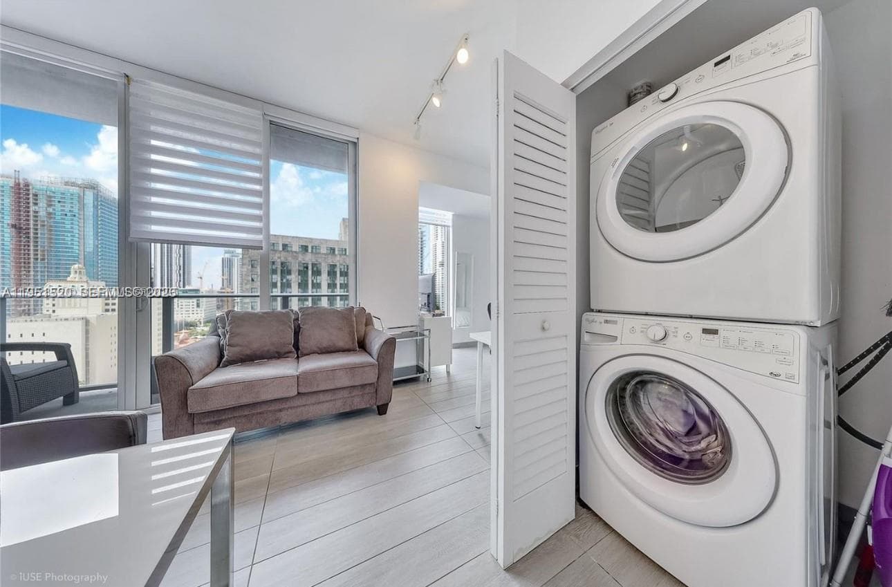 151 SE 1st St # 1706, Miami FL 33131 — 3