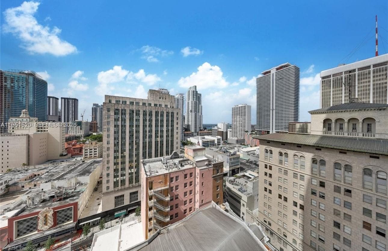 151 SE 1st St # 1706, Miami FL 33131 — 10
