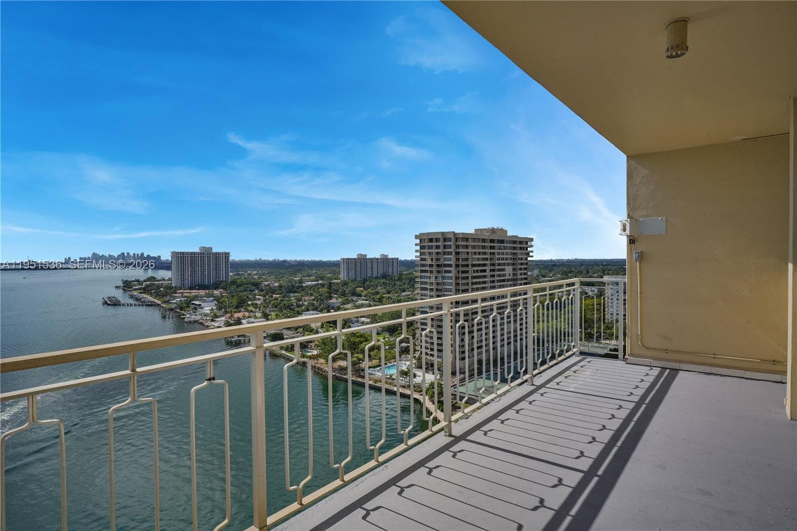 11111 Biscayne Blvd # 21C, Miami FL 33181 — 2