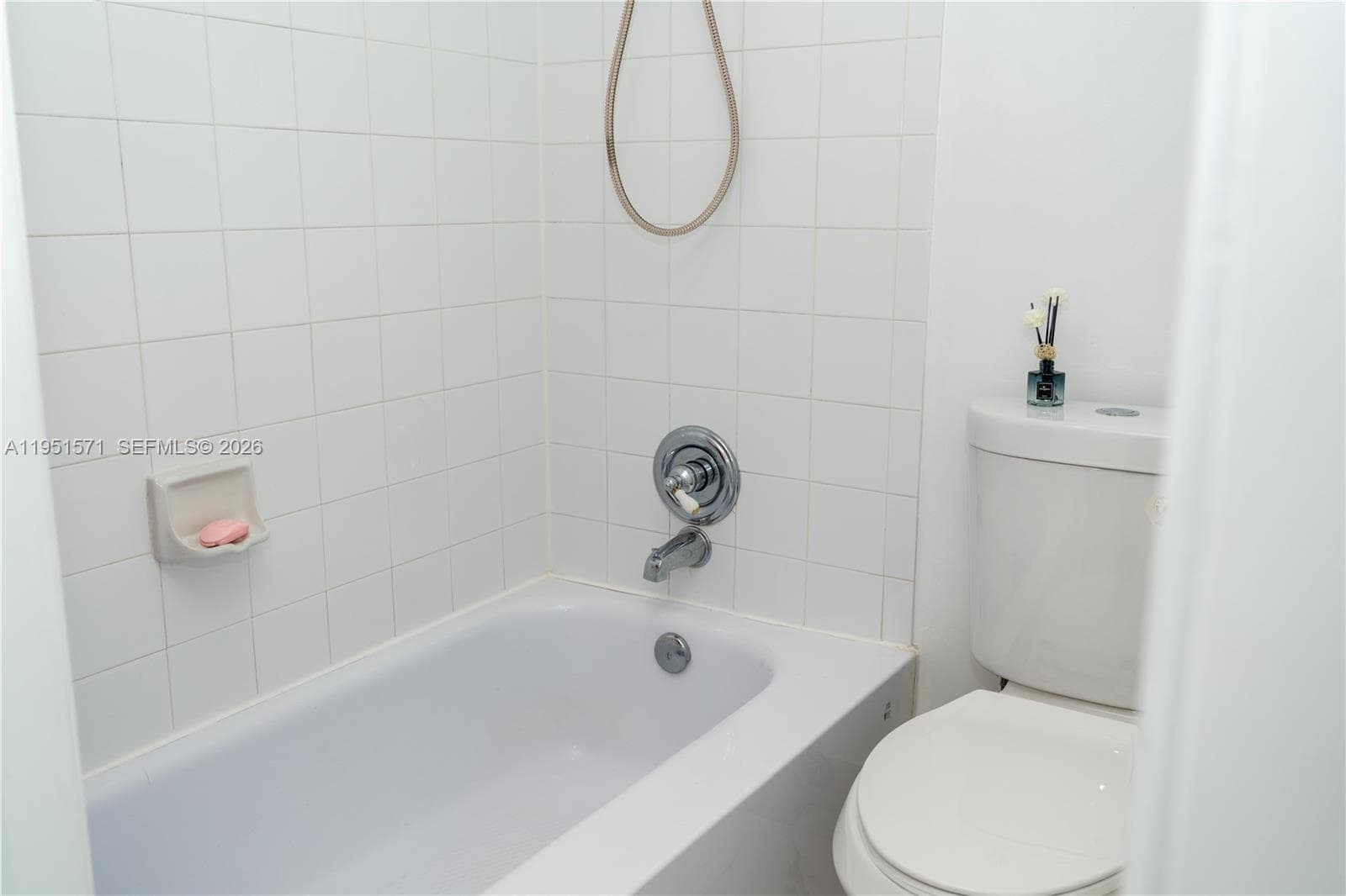 854 NW 87th Ave # 405, Miami FL 33172 — 16