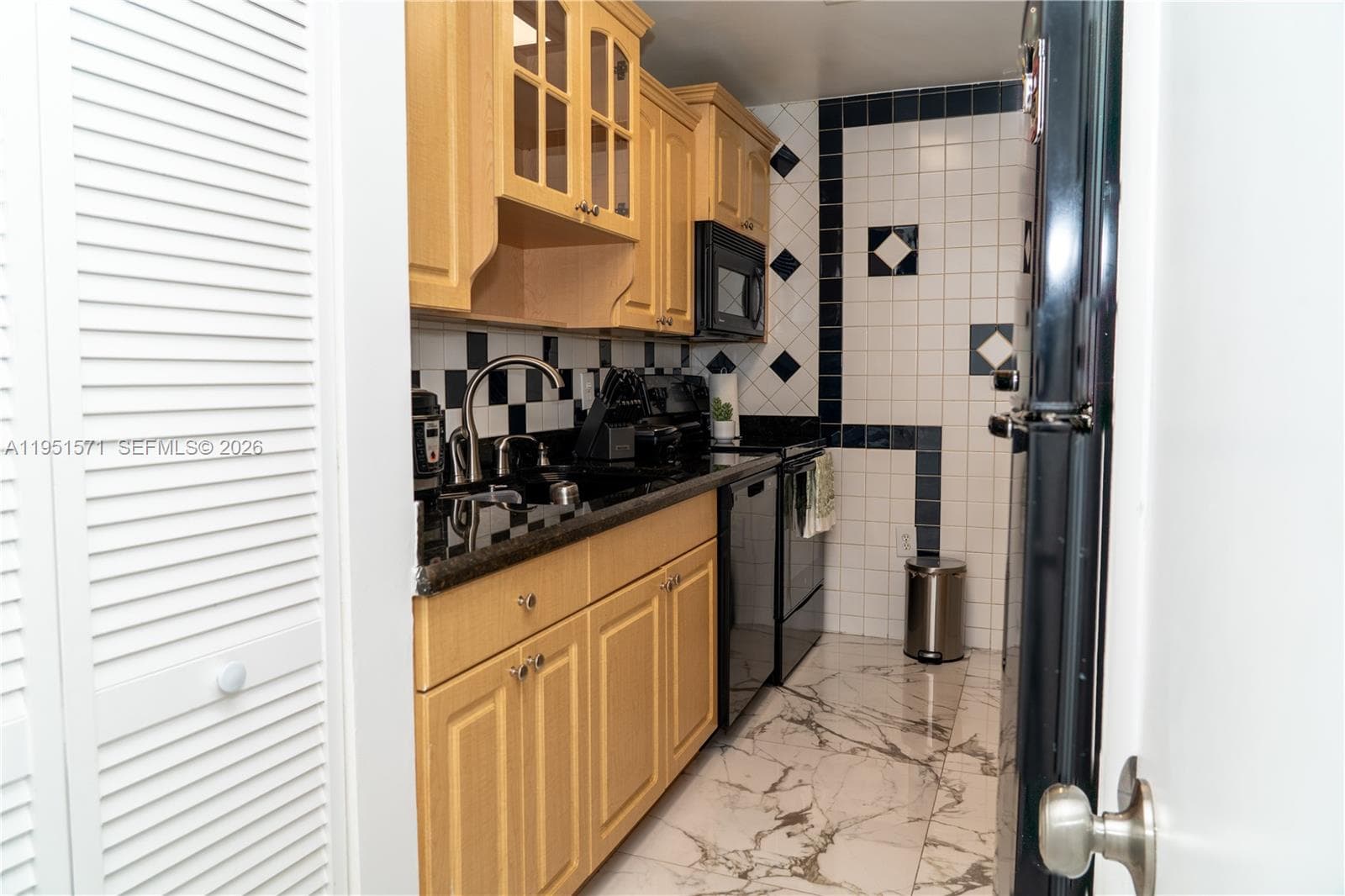 854 NW 87th Ave # 405, Miami FL 33172 — 7